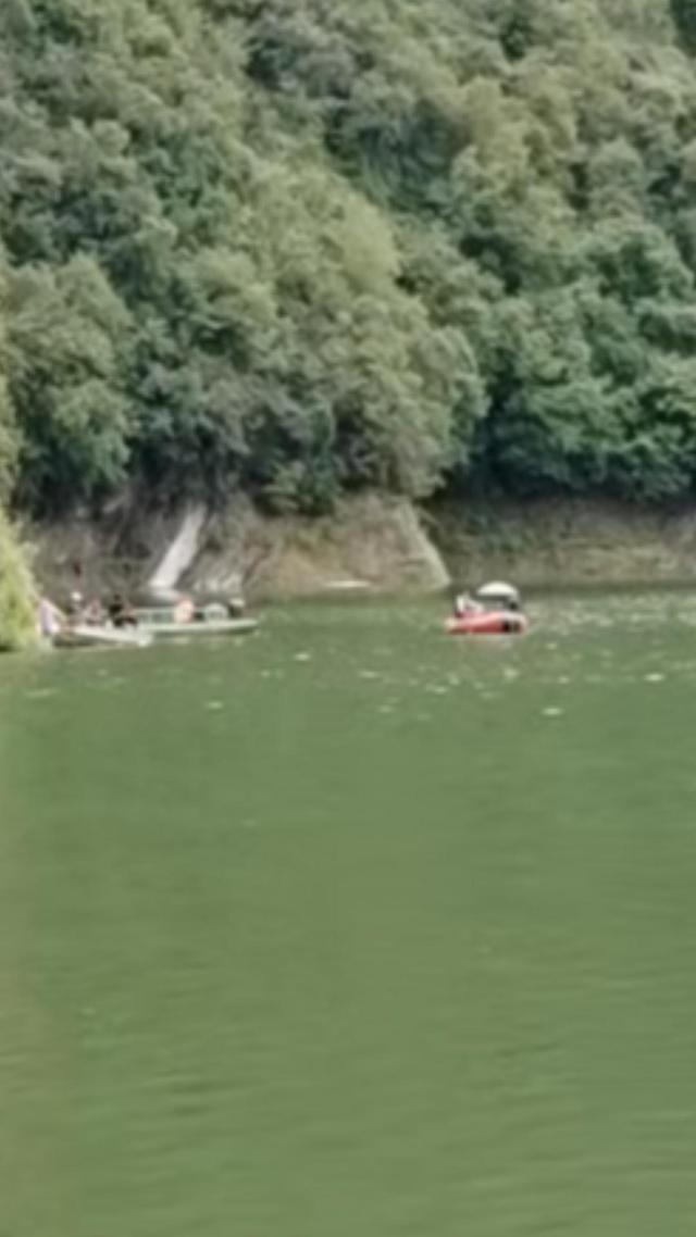 老板乘快艇到水库钓鱼落水失踪 搜救14天未果